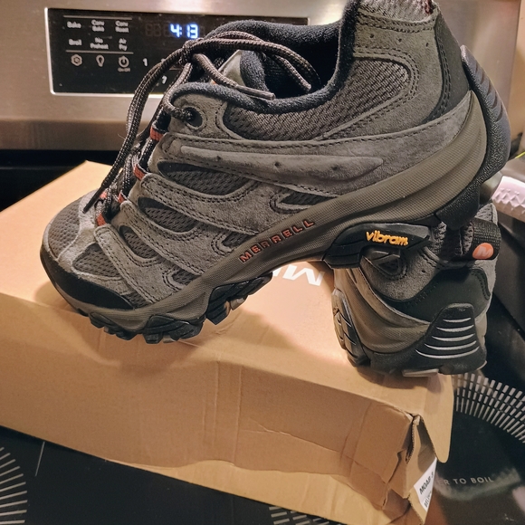 Merrell Men's Gray Hiking Shoes - Picture 3 of 9